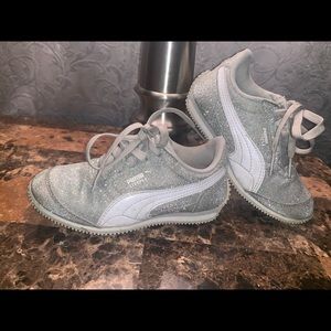 Little girls puma silver glittery shoes
